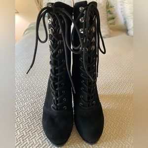 Colin Stuart NWOT Black Boot